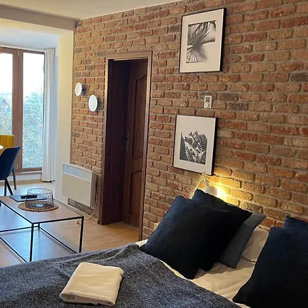 Kamienica Poznanska 7 *