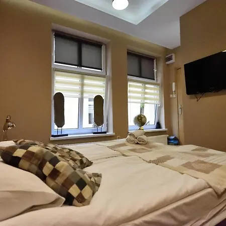 Kamienica Poznanska 7 *