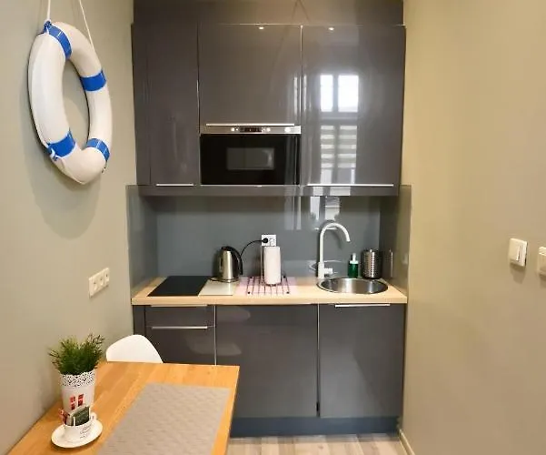 Kamienica Poznanska 7 *