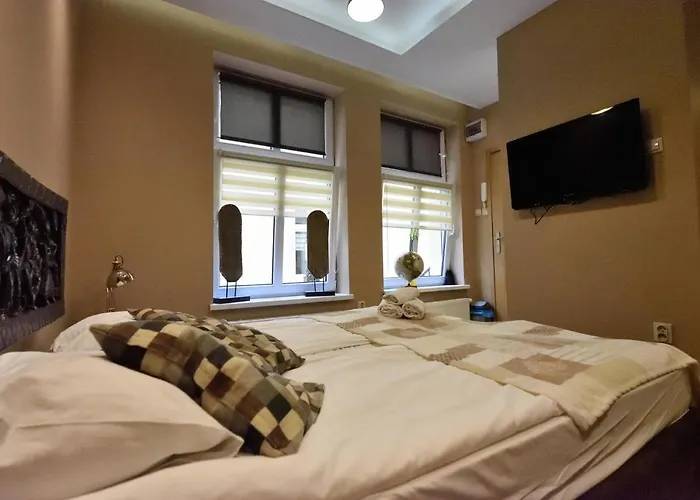 Kamienica Poznanska 7 *